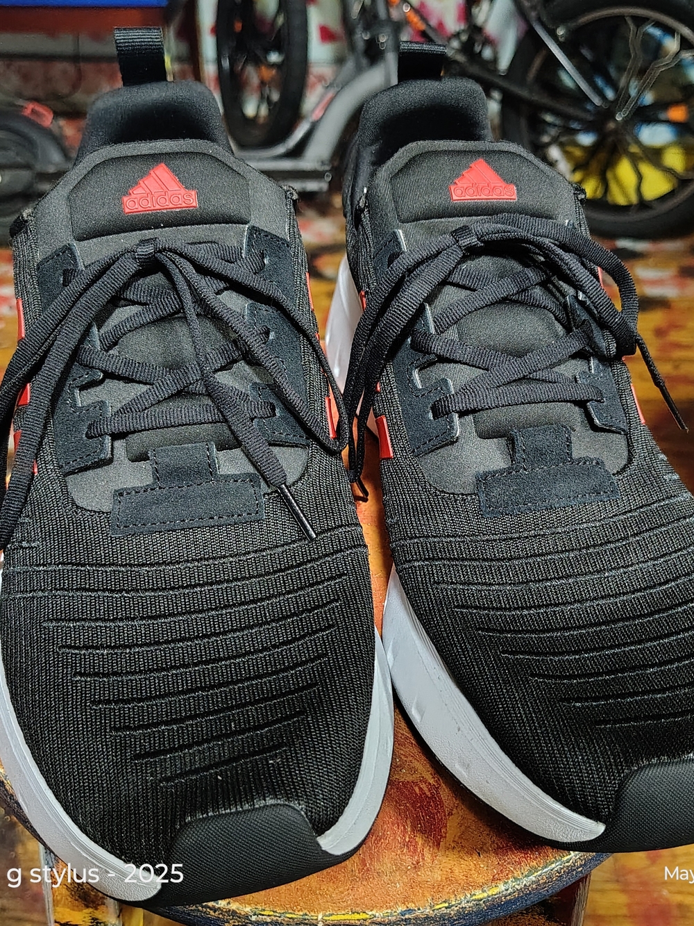 😎🔥ADIDAS Swift Run 23 Black Scarlet,Mens 13
